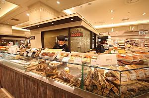 経理団通りの人気のバーべキュー専門店「LOCOS」が入店。人気のメニューは４つの味が楽しめるマヤクオク
