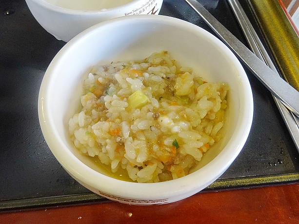 小鉢でいただきます。これなら食べやすい！