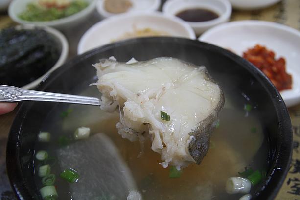 釜山のデグタン（タラスープ）は辛くなく、ほっこりやさしい塩味♪