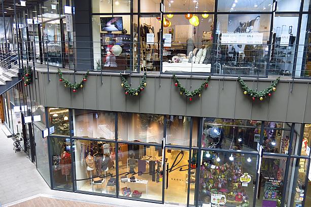 こちらはサムジギルよりもちょっと高級なかんじのお店が多い傾向が？静かで落ち着いた雰囲気～