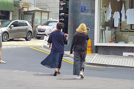 ネイビーのロングプリーツ＆変わった色のストライプワイド