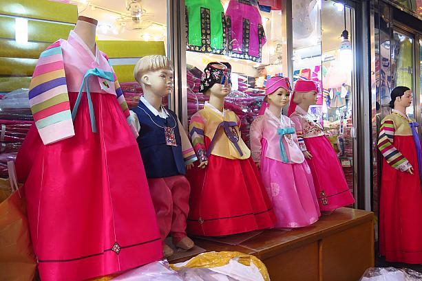 そして、広蔵市場といえば韓服！韓国の伝統衣装、チマチョゴリ！