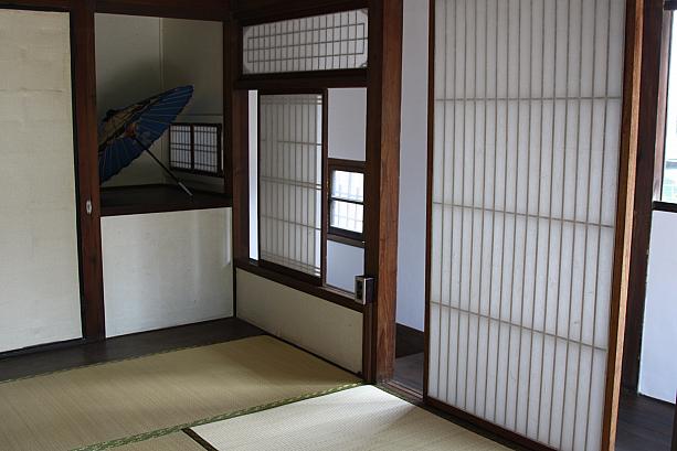 中に入ってみると、畳は新しいものになっていますが、日本にいるような感覚になってしまうほどの雰囲気！
