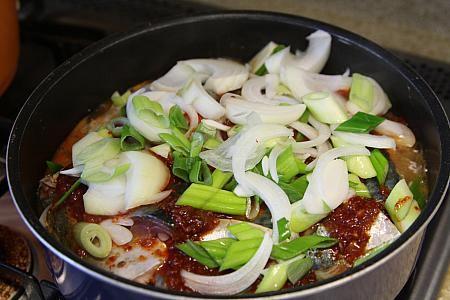 主婦料理企画・韓国料理を作ろう~「コドゥンオチョリム」編！ サバ料理 韓国料理 韓国家庭料理 手作り韓国煮魚