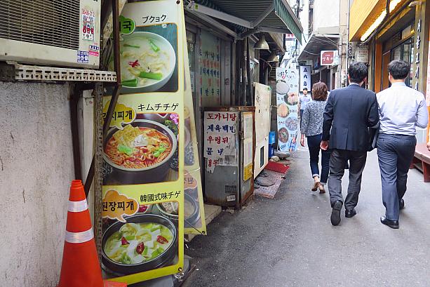 この辺りは明洞にも近く、観光客もたくさんやってくるから日本語メニューのあるお店も。ランチタイムにやってきたら、サラリーマンたちがたくさん並んでいるお店に行くと間違いないかも！？