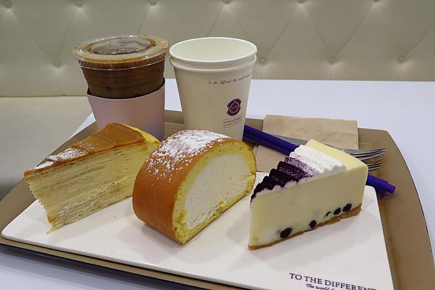 キャラメル・クレープケーキ（6,900ウォン）＋オリジナル東京ロール（4,900ウォン）＋ブルーベリー・チーズケーキ（6,300ウォン）＠明洞のトゥザディファレント