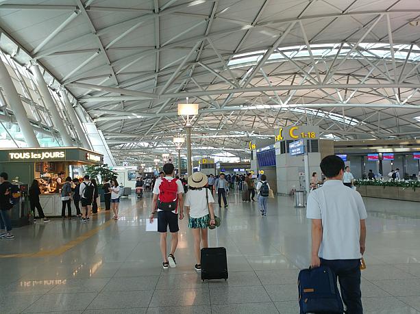 夏休みで利用客も多い仁川空港～！