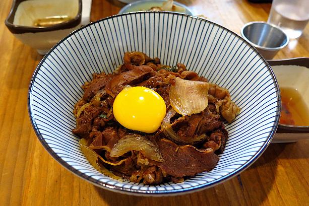 生卵トッピング牛丼（6,000ウォン）＠ファニーズーキッチン