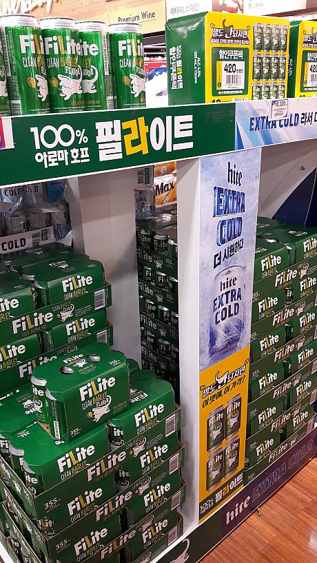 コレコレ、今年4月にハイトジンロから発売された韓国初の発泡酒「フィルライト（FiLIite）」 。発売6ヶ月でなんと1億缶！売れたというからスゴイ。
