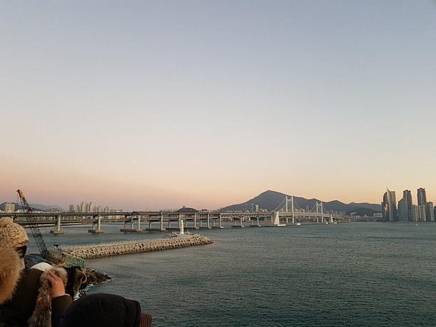 釜山はお天気に恵まれきれいに見れました。反対側のマリンシティーのビル層もきれいに見えます。