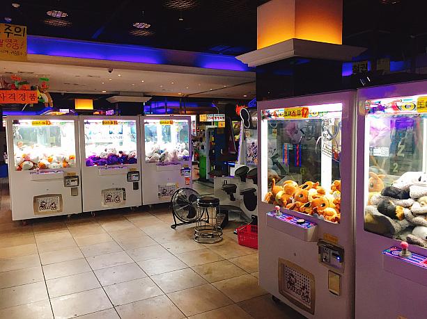 意外と暇つぶしになり楽しい韓国のゲームセンター！ユーフォ―キャッチャーでお土産をゲット！！