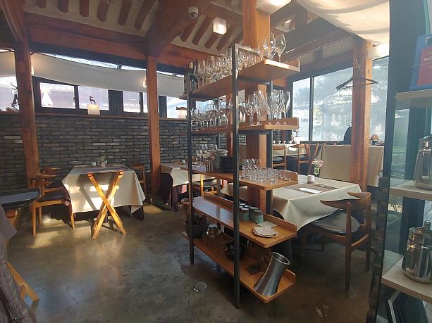 韓国ではイケメンシェフのお店が今ホットプレイスで人気！北村の韓屋を改造したオシャレな韓国式レストラン！！