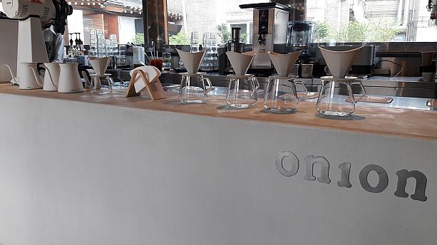 最近、安国駅すぐのところにオープンしたベーカリーカフェ「onion安国」。