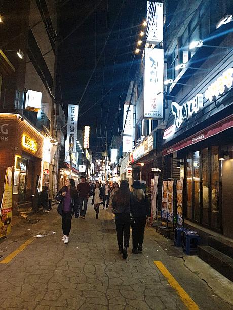 夜は釜山もググッと寒くなってきました。夜の街は・・・？！