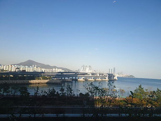 釜山の海の景色を見ながら、おいしい食事～！