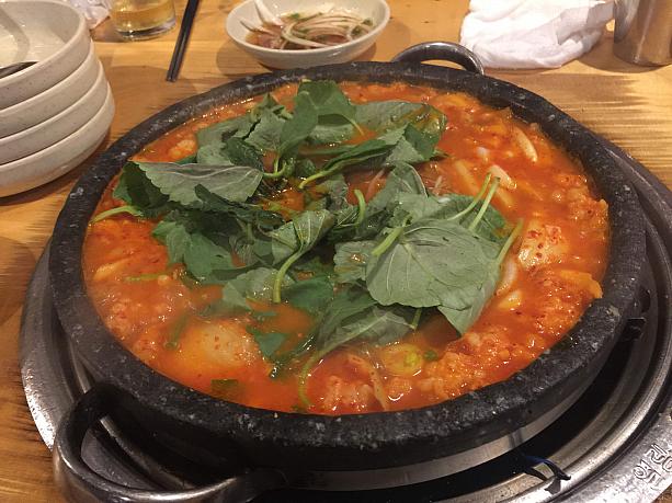 お酒のおつまみに、韓国式もつ鍋はいかがですか？