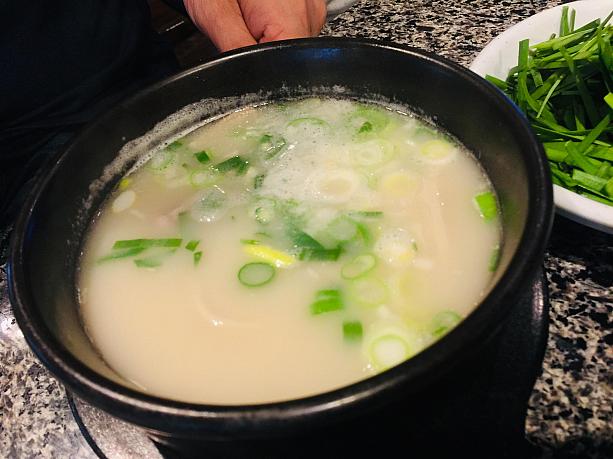 釜山名物といえばテジクッパッ！寒くなってきた季節にあったかいスープで体が温まる～！