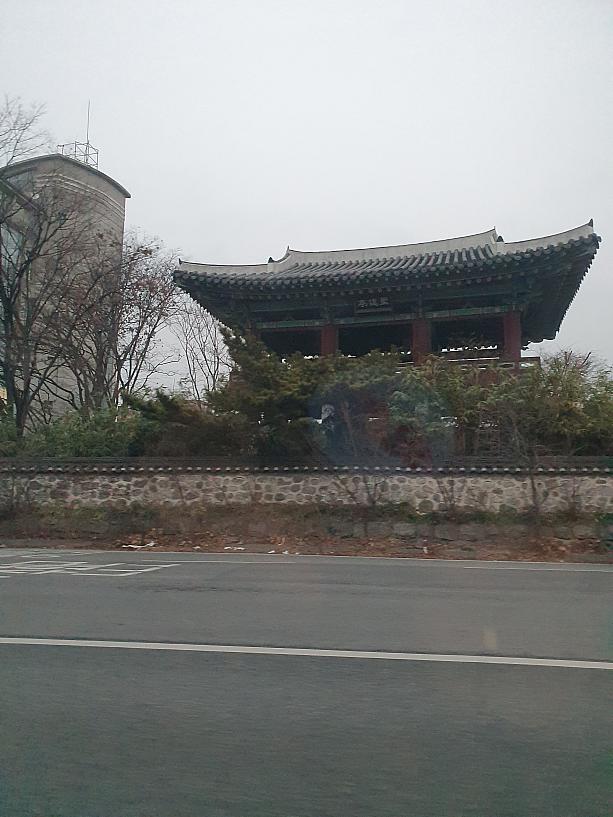 途中で見つけた韓国の伝統的な建物～