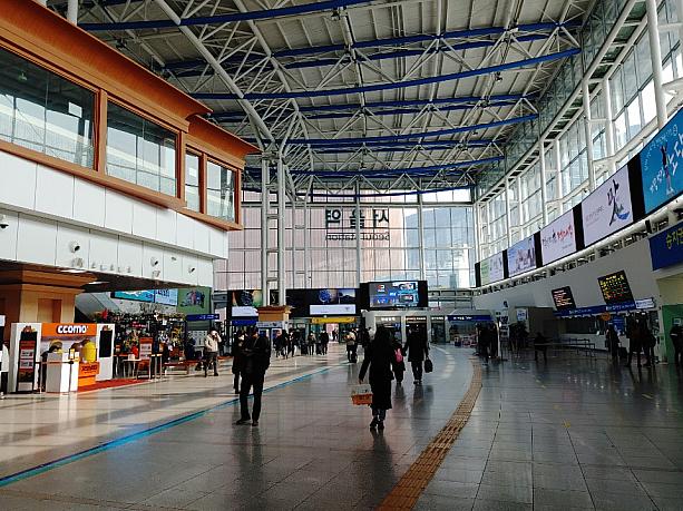 いつものソウル駅よりも本当に人が少ないです。