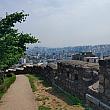 お散歩道もすぐわきにあり、城壁の脇を歩きながら、ソウルの街並みを見渡せます！