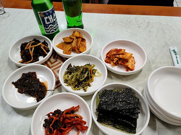 韓国の家庭の食卓ってこんな感じ！本場のキムチチゲ。