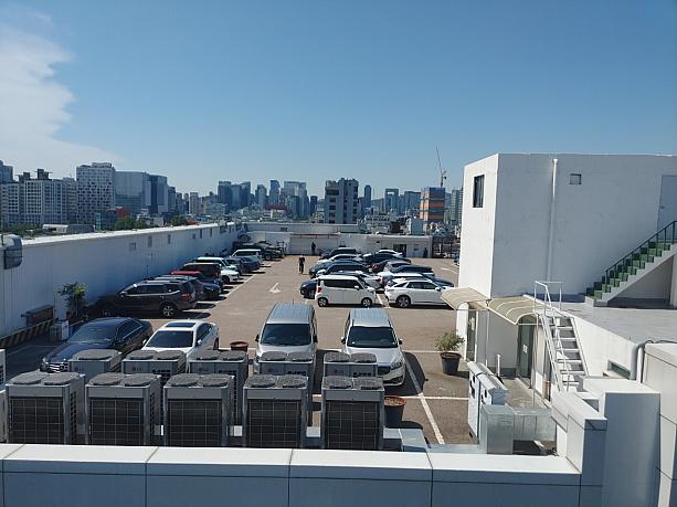 東大門総合市場の屋上の駐車場からの眺めです！