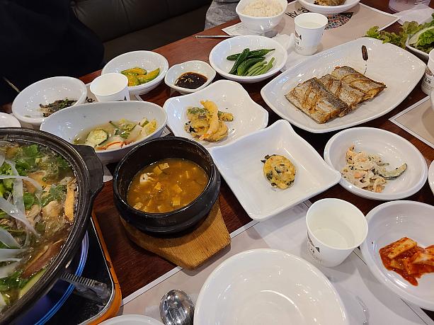 韓国の家庭料理がたくさん味わえるレストラン！