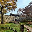 南漢山城の東門に到着しました。歴史を感じる見事な門構えです。南漢山城は2014年にユネスコの世界遺産に登録されました。