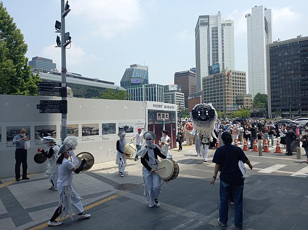 ソウルで開催中の宮中イベント『宮中文化フェスティバル』のパレード、だったよう~。