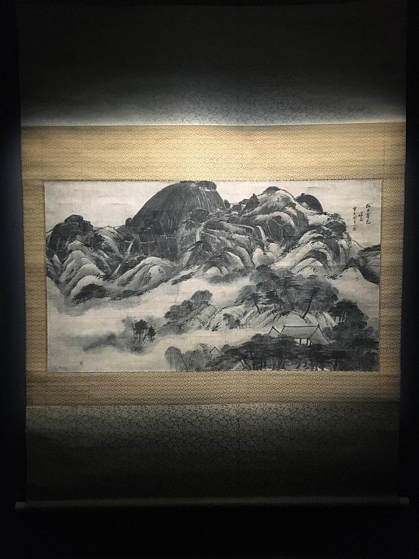 こちらは、朝鮮後期の画家、鄭敾の『仁王霽色圖』（国宝）※こちらは5/31迄の展示だそうです。