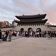 秋夕（チュソク）当日、夕方ごろからソウル市内へお出かけ。朝鮮王朝の正宮、景福宮は９月１日から夜間観覧再開！入場チケットを購入しようとする人たちの列がすごい…