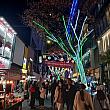 夜の明洞繁華街～。最近は外国からの観光客もかなり増えた印象。あちこちから訪れているよう。