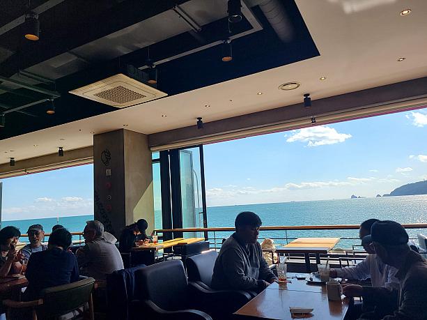 いいお天気の釜山！海が一望できるカフェでお茶しませんか？