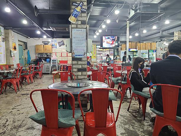 青沙浦にある人気店です！