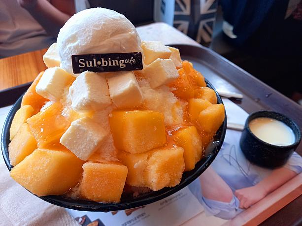 今年初のピンスはヨーグルトアイスとチーズケーキがのっかったマンゴーピンス！冷房もがんがんきいていて、最後はも~寒いぐらいっ。全身冷え冷えになれますョ～＾＾
