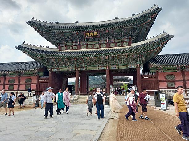 韓服レンタル、まだの方はぜひ一度お試しを~韓国旅行の記念になりますョ~＾＾