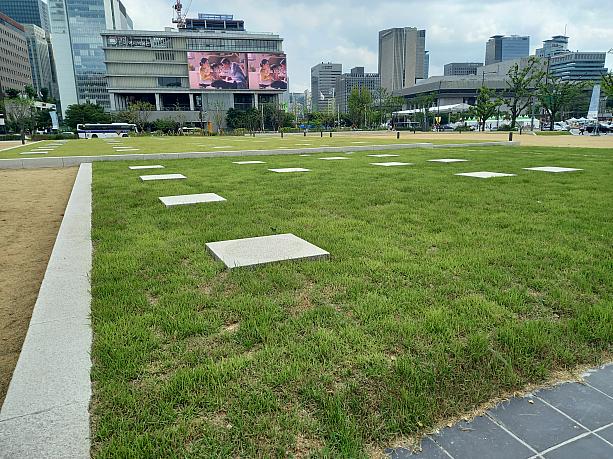 場所は景福宮の光化門前。規模は１万1,300平方メートル。