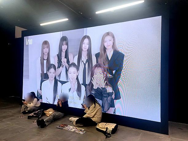 オーディション番組からデビューした韓国のガールズグループ「izna」！<br>日本の子が２人いるので応援していたのですが、ポップアップストアがオープンしたというので、ちょっと行ってみました！