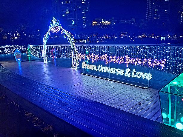 地元の方に交じって、ナビも湖の周りをお散歩~！