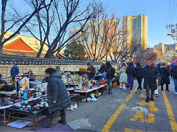 東廟(トンミョ）ピョロク市場（シジャン）に到着。