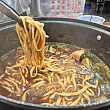 鶏を粗方食べたらカルグクス（麺）を投入！