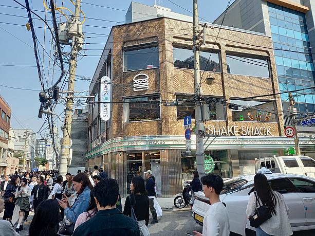 ポップアップではないけど、メインストリートに『SHAKE SHACK』がオープン！