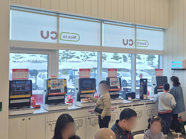 ラーメン調理器も複数完備。