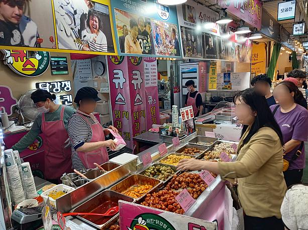 市場で色々食べ歩きはいかが？