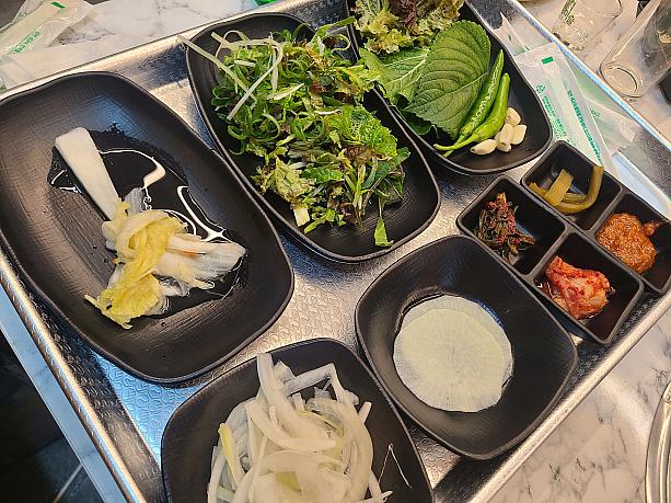生野菜もたっぷり！