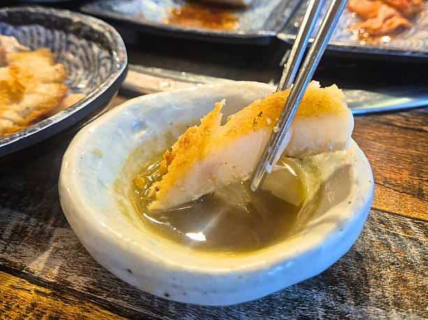わさび醤油につけていただきます。