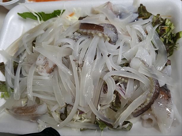 生きのいいイカが入ったと言われ、イカの刺身も購入～♡＾＾