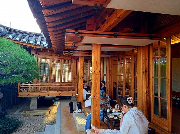 お散歩の後は、韓屋リノベカフェでのんびり♪落ち着きます~＾＾