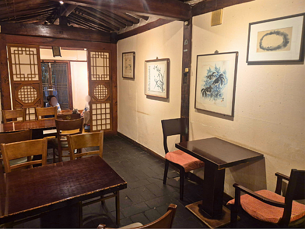 お店は、80年代創業とのこと。伝統を感じさせてくれます。