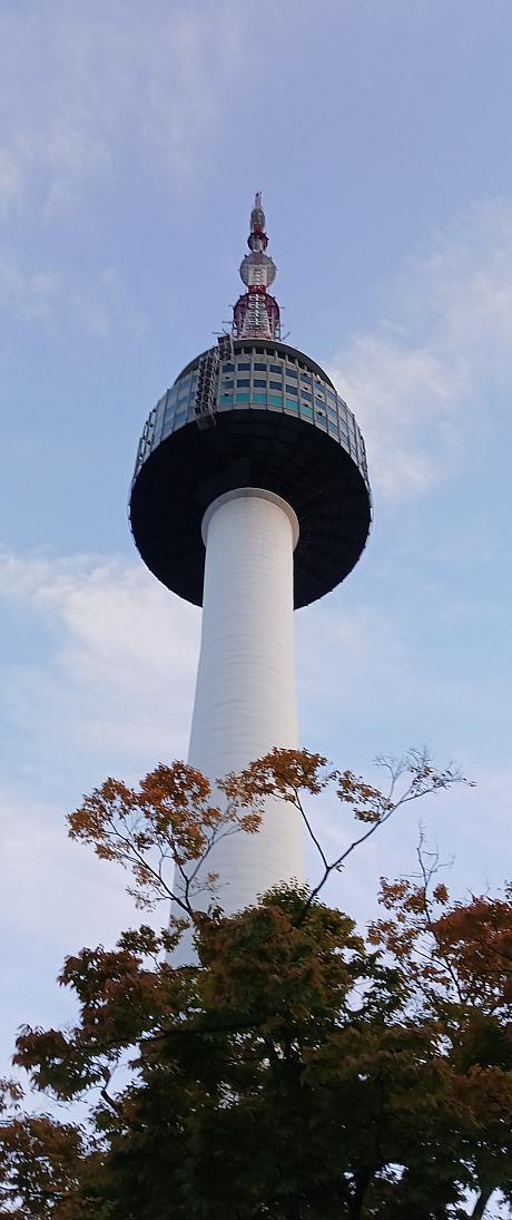 ソウル中心部にそびえる南山（ナムサン）にやって来ました~＾＾